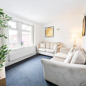 Apartment The Burton- Free Gated Parking, Manchester